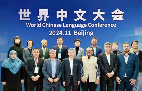 চীন সফর শেষে দেশে ফিরেছেন ঢাবি উপাচার্য